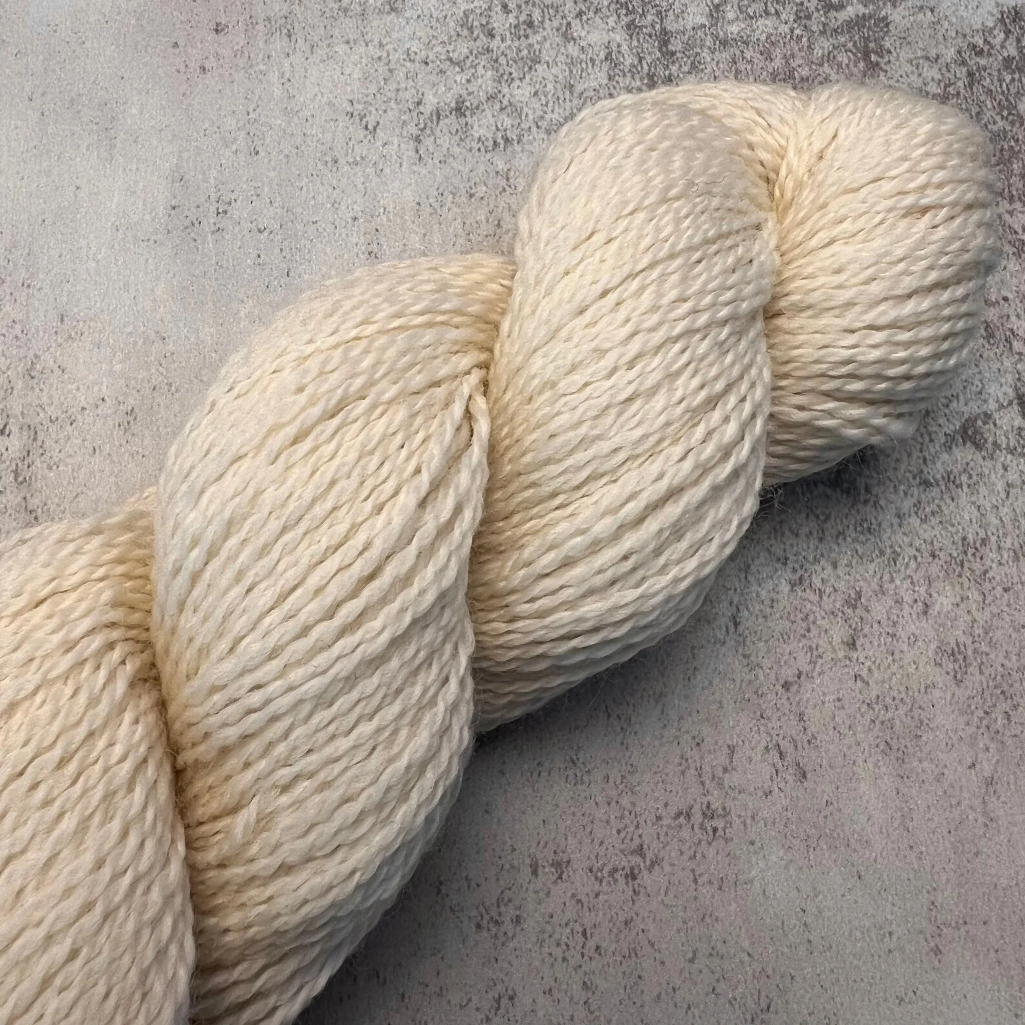 220 Fingering / 8010 Natural (Undyed)