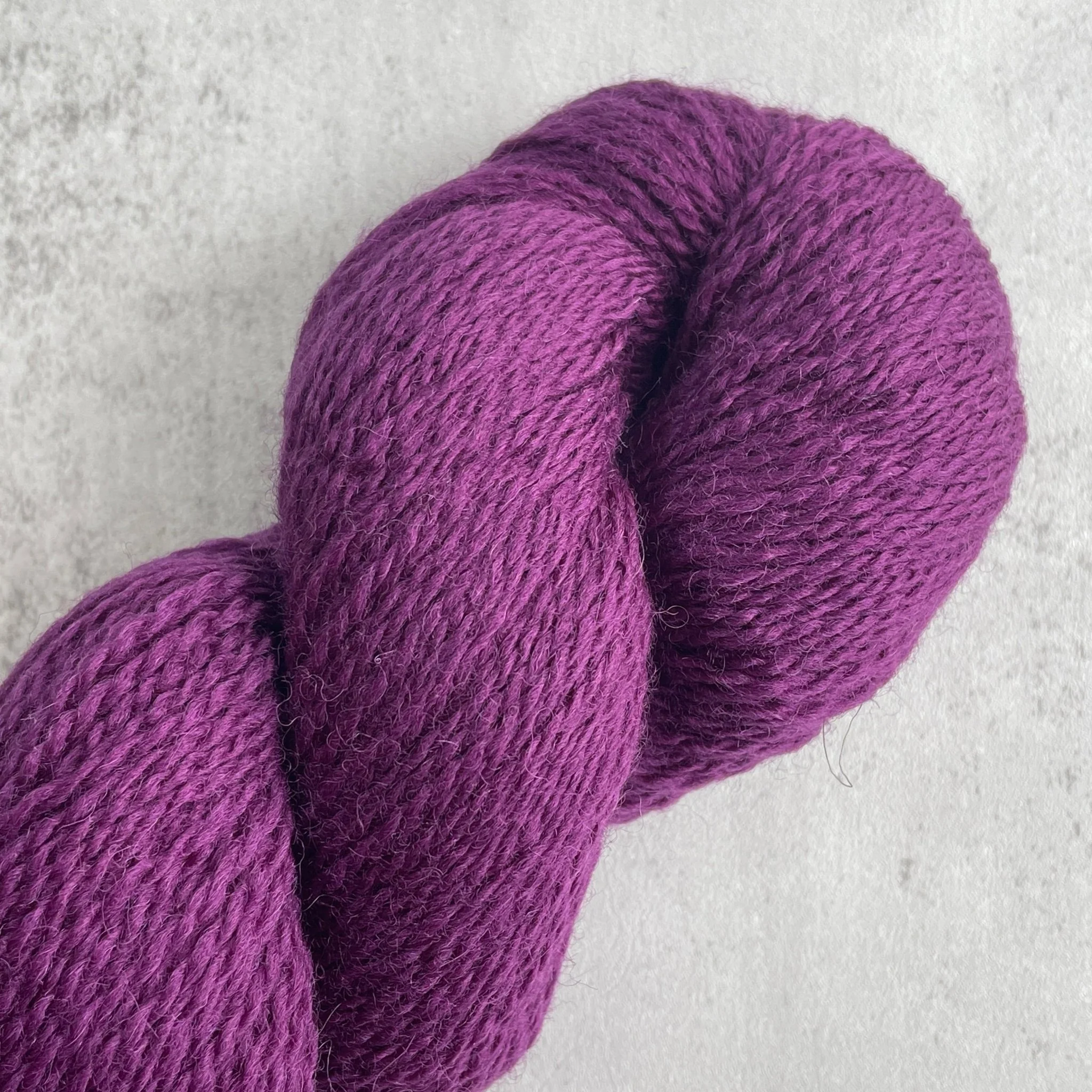 220 Fingering / 8885 Dark Plum