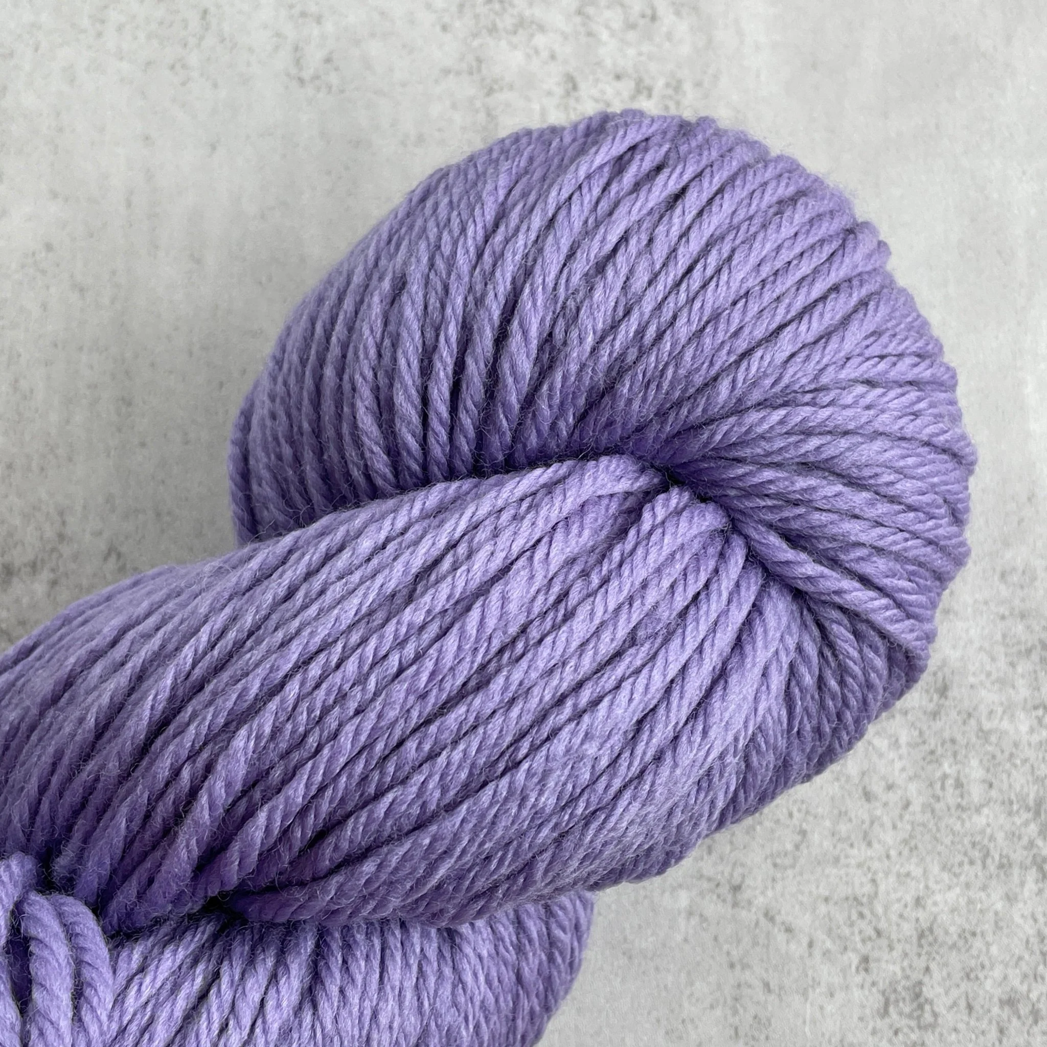 220 Superwash Aran / 328 Wisteria