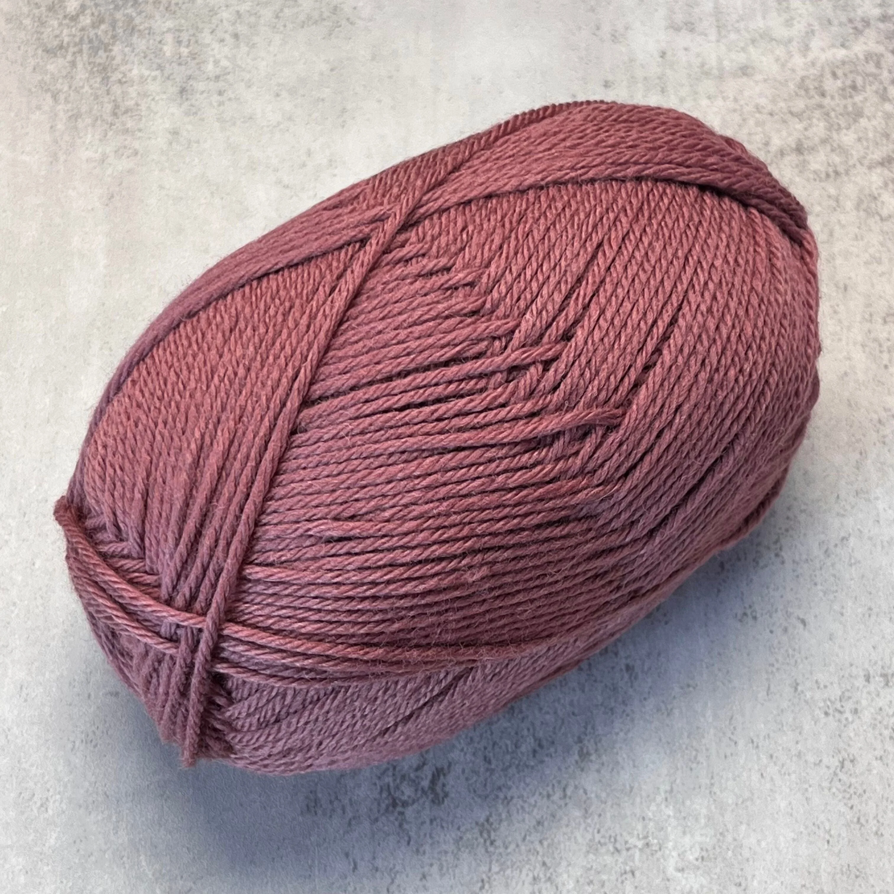 220 Superwash Merino / 74 Ash Rose