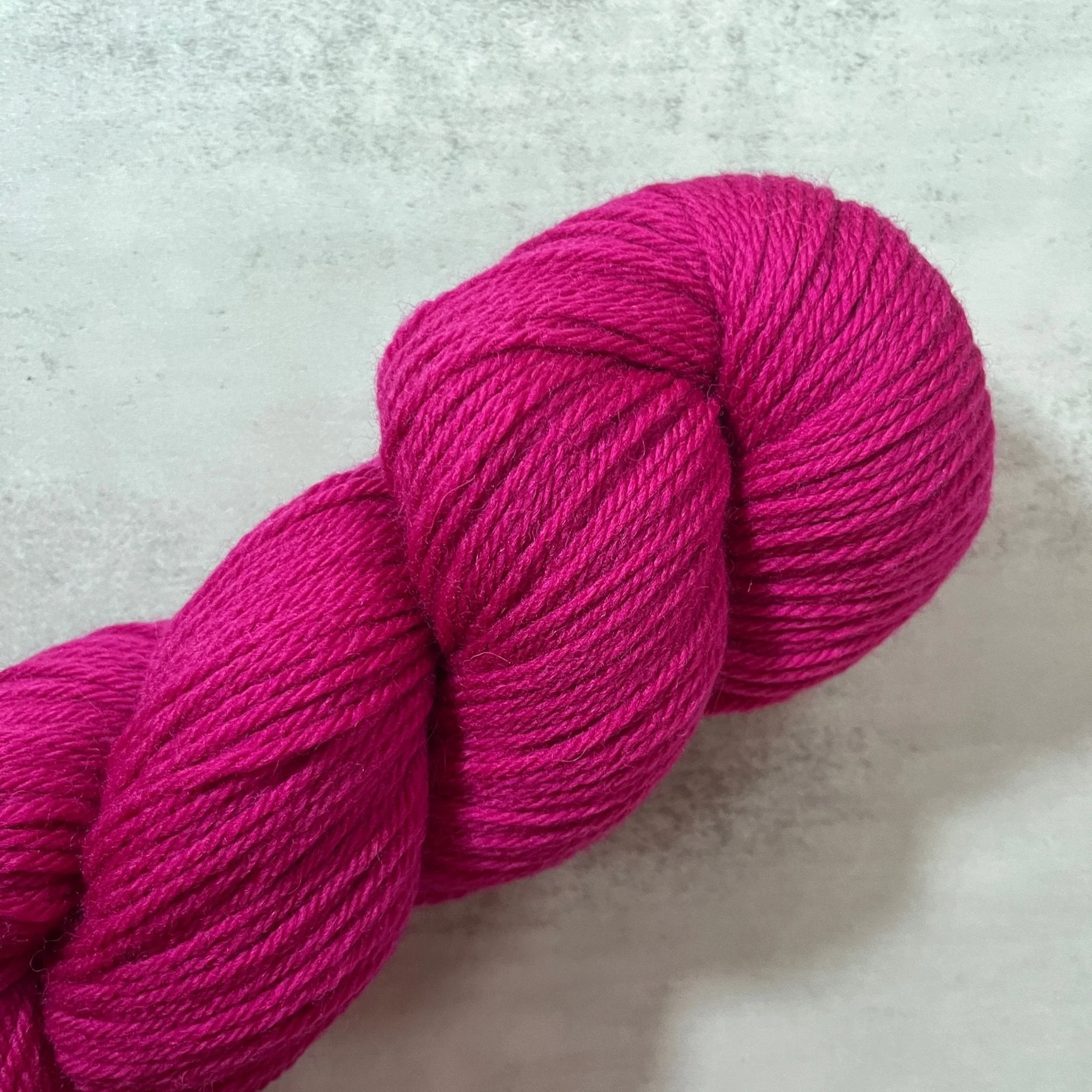 Cascade 220 / 7802 Cerise