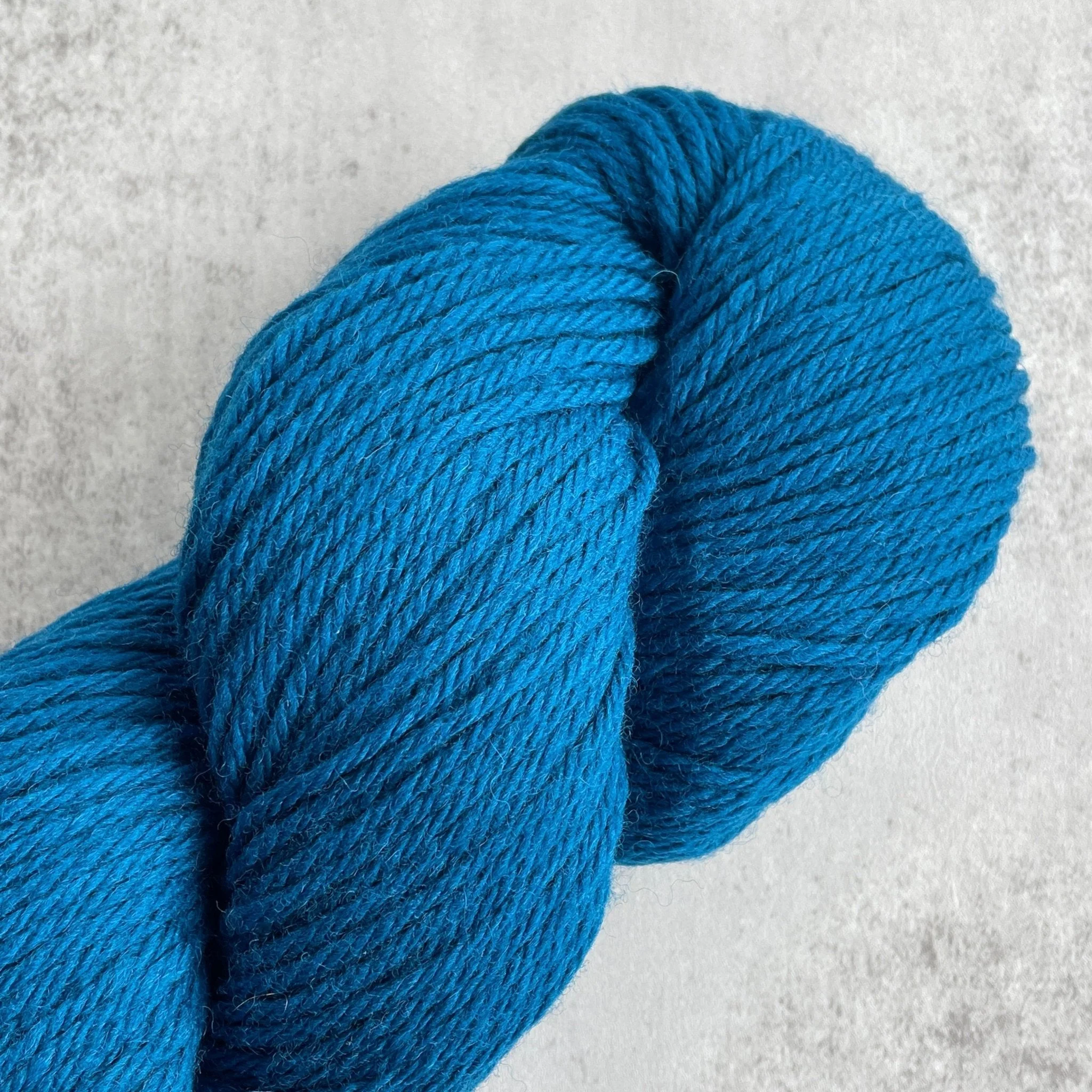 Cascade 220 / 8892 Azure