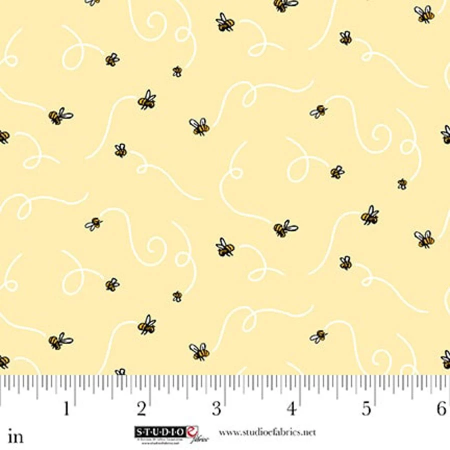 Classic Winnie / Bees / Yellow