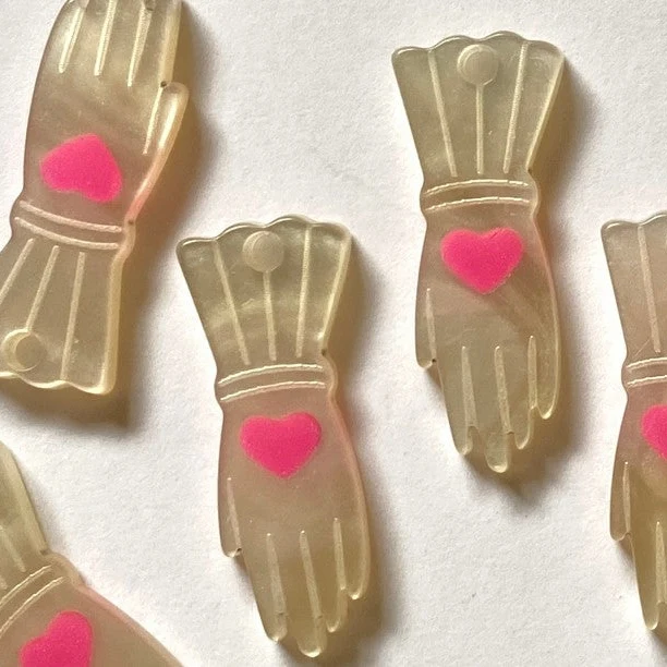 Pearly Glove Charm 1"