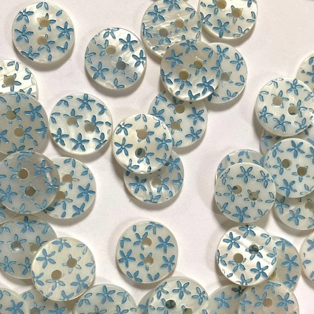 River Shell with Turquoise Stars Buttons 3/8"